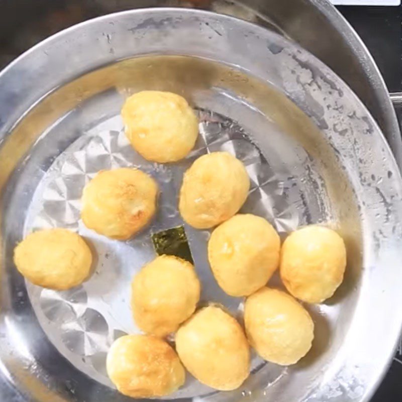 Step 1 Prepare the ingredients for Lotus Seed Soup