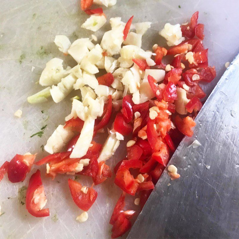 Step 1 Prepare the ingredients for Sweet and Sour Pickled Radish (recipe shared by a user)