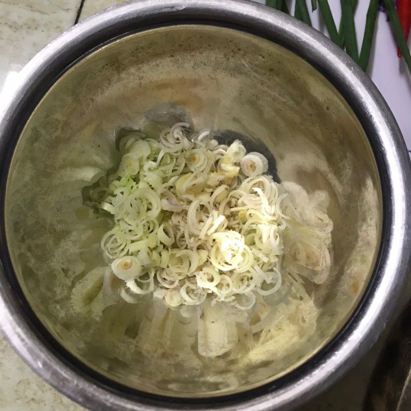 Step 1 Prepare the ingredients for Fried Mullet with Lemongrass and Chili