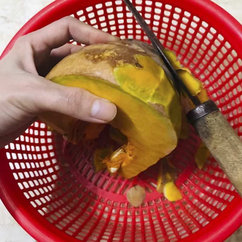 Step 1 Prepare the ingredients for Dried Shrimp Pumpkin Soup