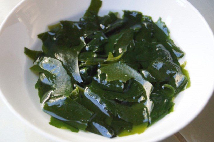 Step 1 Preparation of Ingredients for Seaweed Soup with Beef