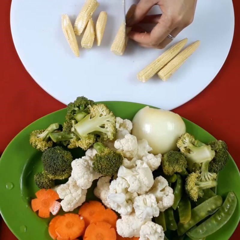 Step 1 Prepare the ingredients for Stir-fried Mixed Broccoli