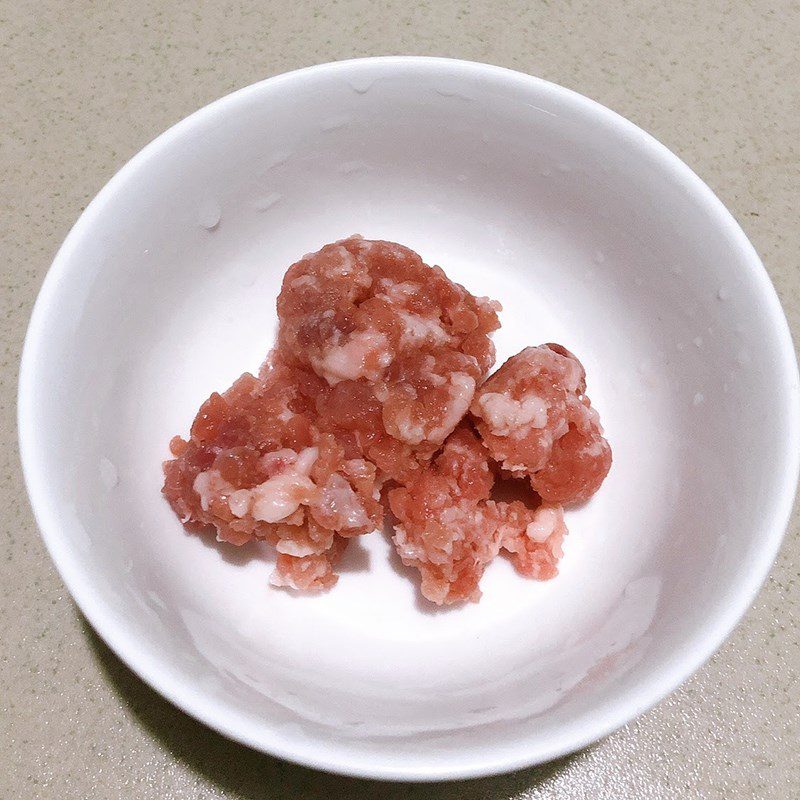 Step 1 Prepare ingredients for mashed sweet potato soup with minced meat