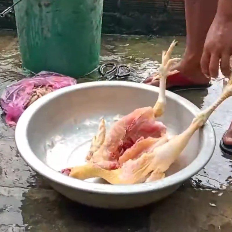 Step 1 Prepare ingredients Steamed chicken with salt and chili