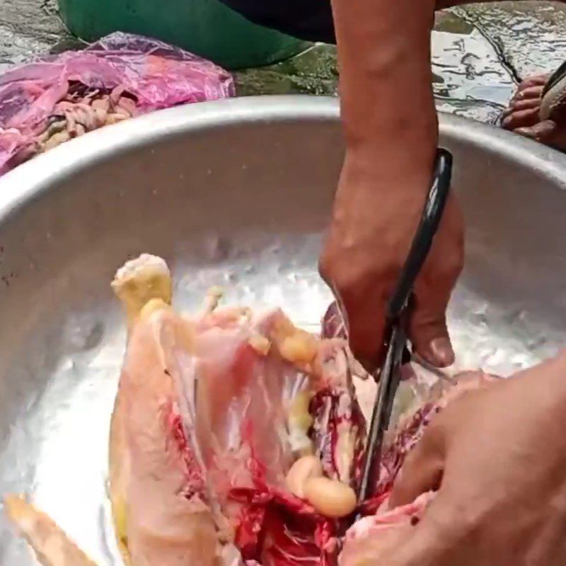 Step 1 Prepare ingredients Steamed chicken with salt and chili