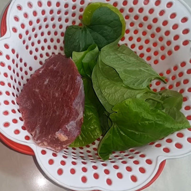 Step 1 Prepare the ingredients for Beef Betel Leaf Soup