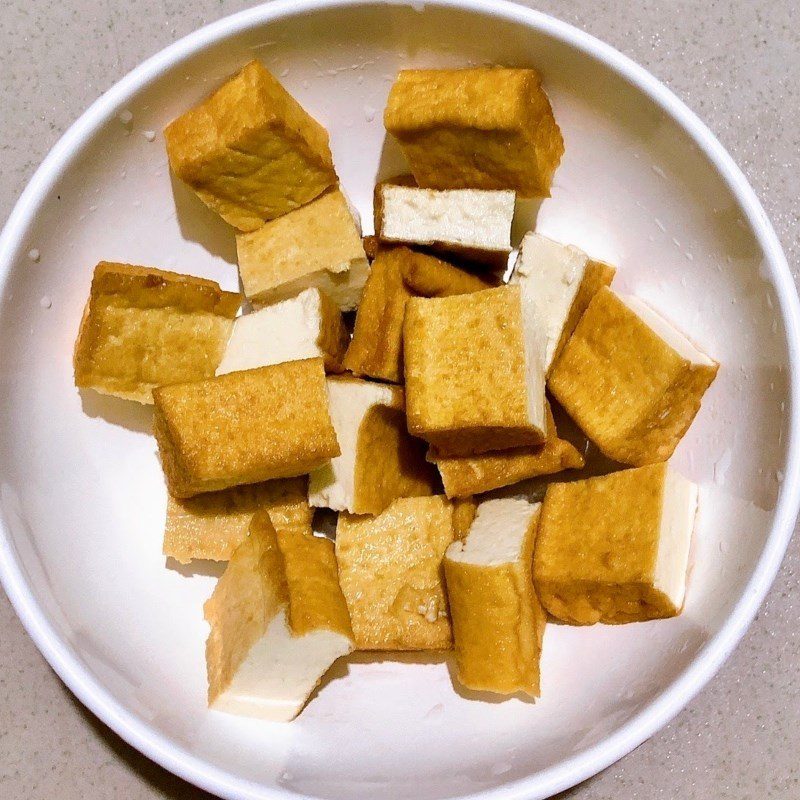 Step 1 Prepare ingredients for Sweet and Sour Stir-fried Tofu