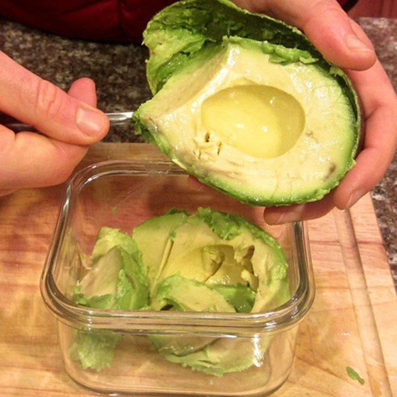 Step 1 Prepare the ingredients for Matcha Avocado Kiwi Smoothie