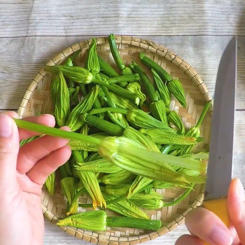 Step 1 Prepare ingredients for Squash Flower Soup with Shrimp and Enoki Mushrooms