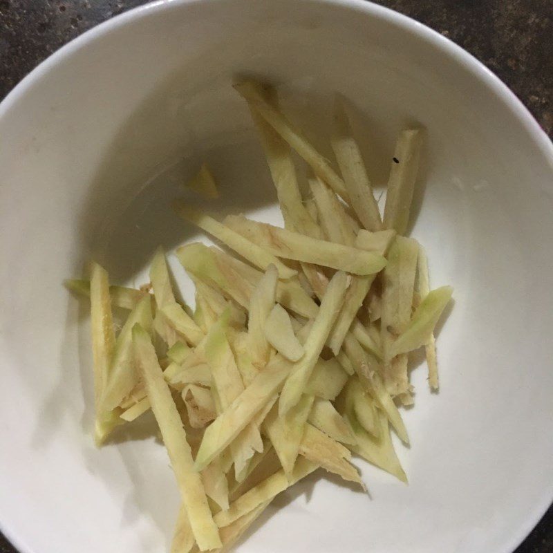 Step 1 Prepare the ingredients for Ginger Lemongrass Tea