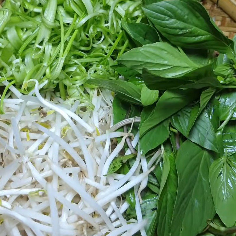 Step 1 Prepare the ingredients for Sardine Noodle Soup