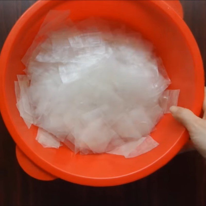 Step 1 Prepare the ingredients for Fried Rice Paper with Scallion Oil