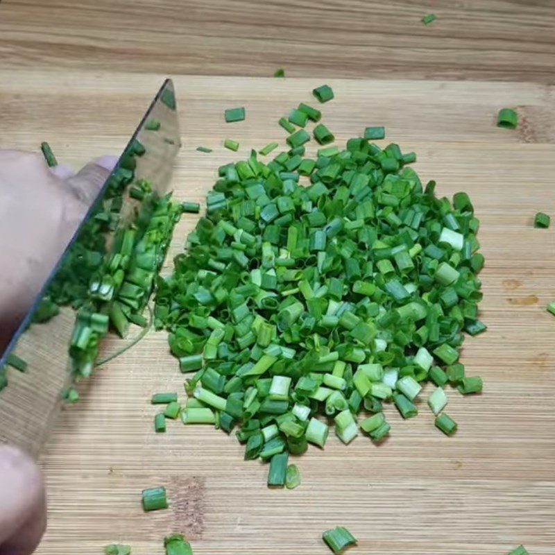 Step 1 Prepare the ingredients for Mixed Rice Paper with Scallion Oil and Satay