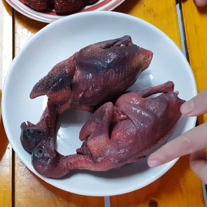 Step 1 Prepare Ingredients for Stewed Pigeon with Mugwort