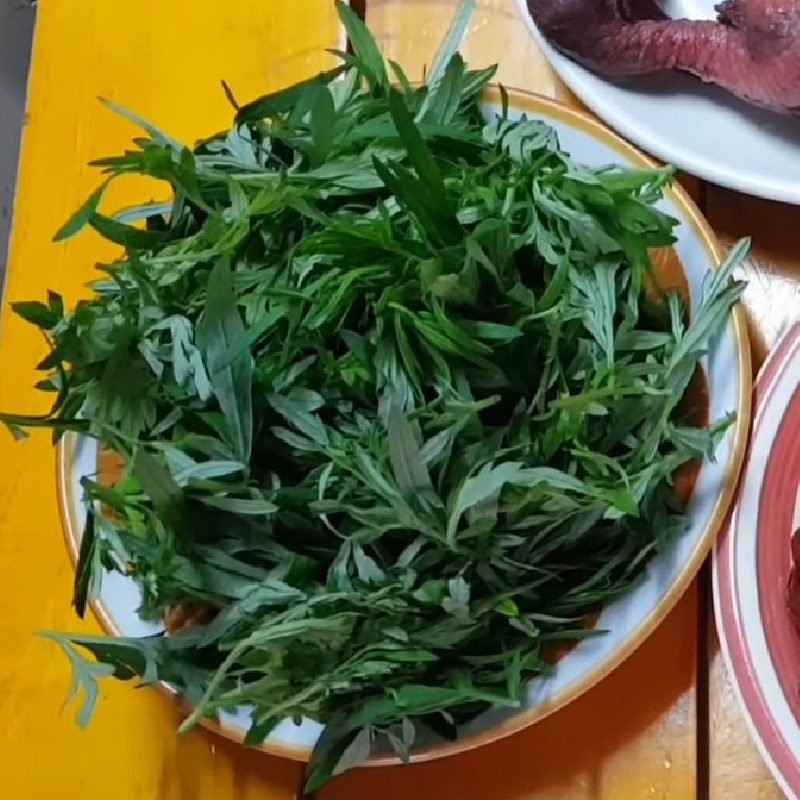 Step 1 Prepare Ingredients for Stewed Pigeon with Mugwort