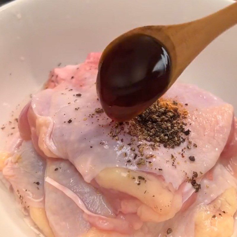 Step 1 Prepare the ingredients for Chicken with Fish Sauce (Recipe shared from TikTok Cooking with TasteVN)