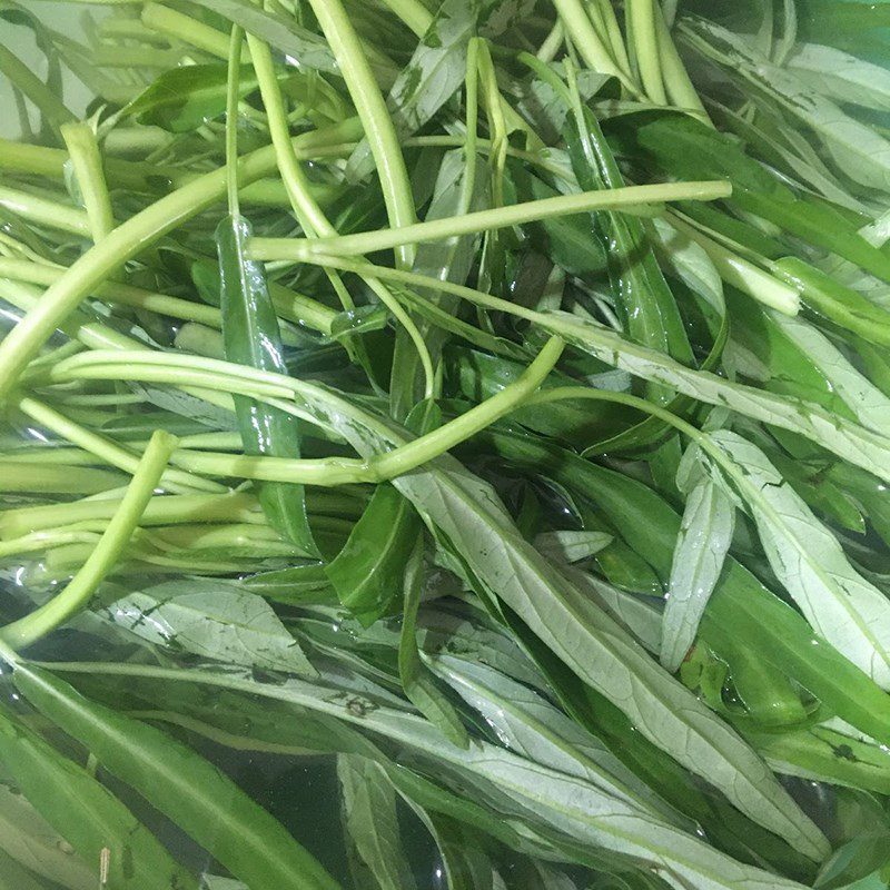 Step 1 Prepare the ingredients for Stir-fried Water Spinach with Fresh Shrimp