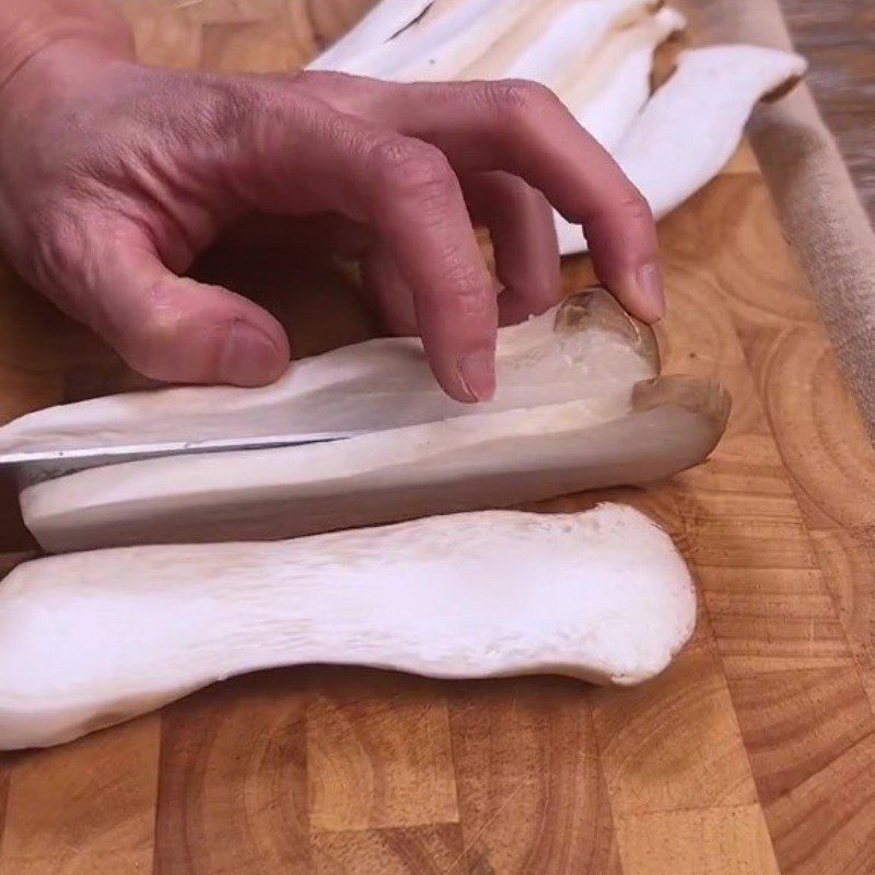 Step 1 Prepare the ingredients for Tofu Skin Rolls with Chicken Mushroom