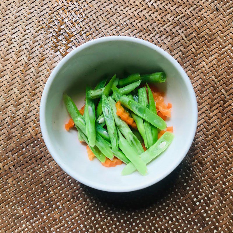 Step 1 Prepare the ingredients for Stir-fried Noodles with Minced Meat