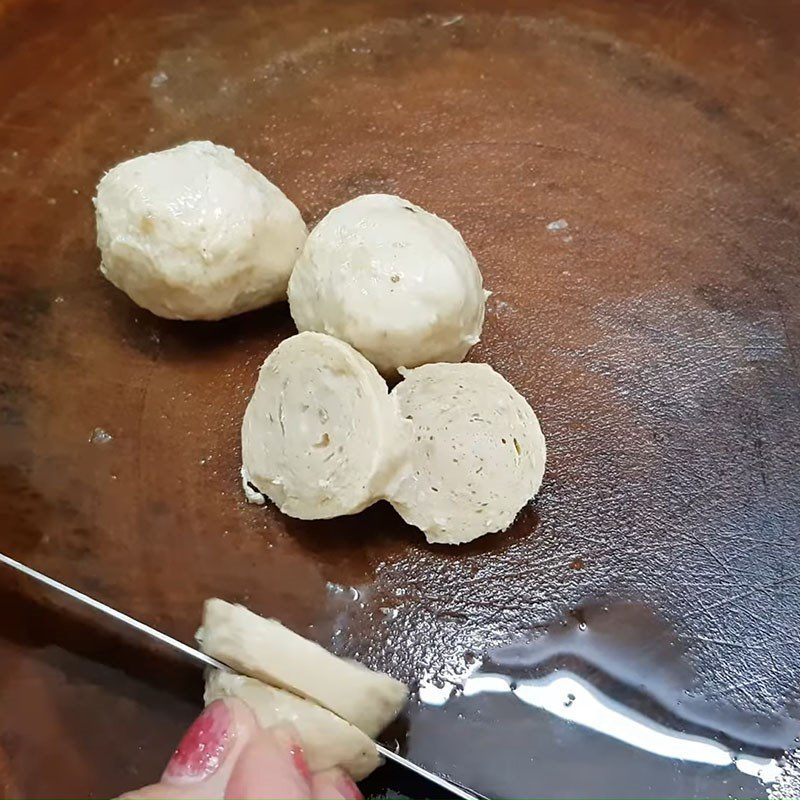 Step 1 Prepare ingredients for Stir-fried Beef Balls with Chives