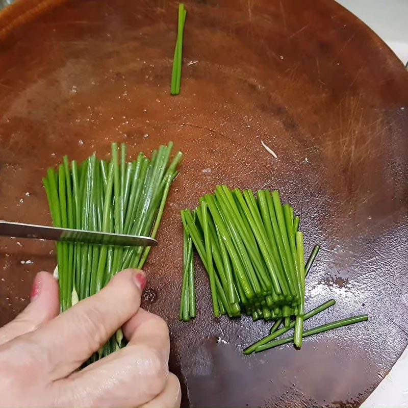 Step 1 Prepare ingredients for Stir-fried Beef Balls with Chives