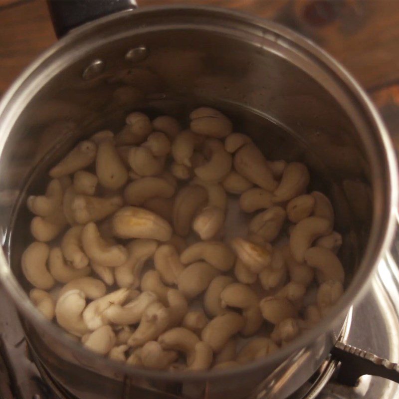 Step 1 Prepare the ingredients for Peach Tea Ice Cream