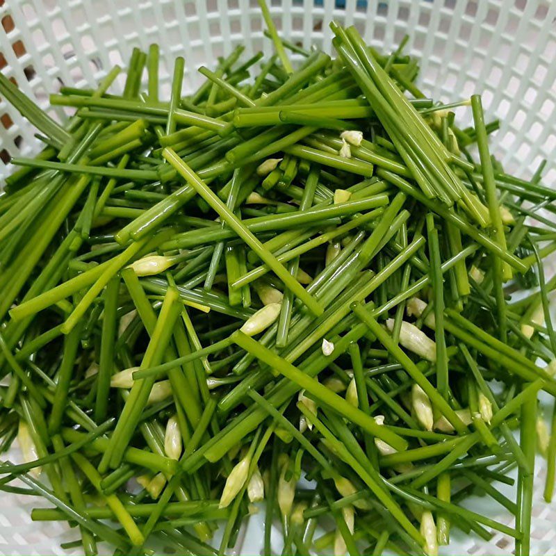 Step 1 Prepare ingredients for Stir-fried Beef Balls with Chives