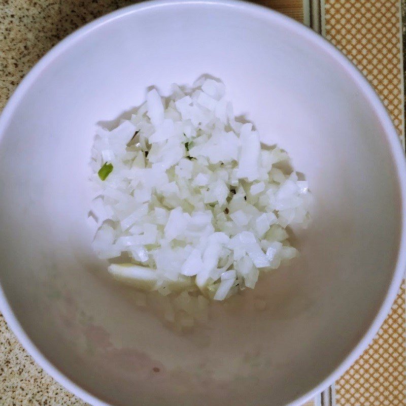 Step 1 Prepare the ingredients for steamed rice rolls with wheat flour and tapioca flour