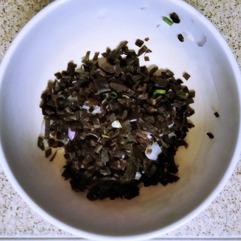 Step 1 Prepare the ingredients for steamed rice rolls with wheat flour and tapioca flour