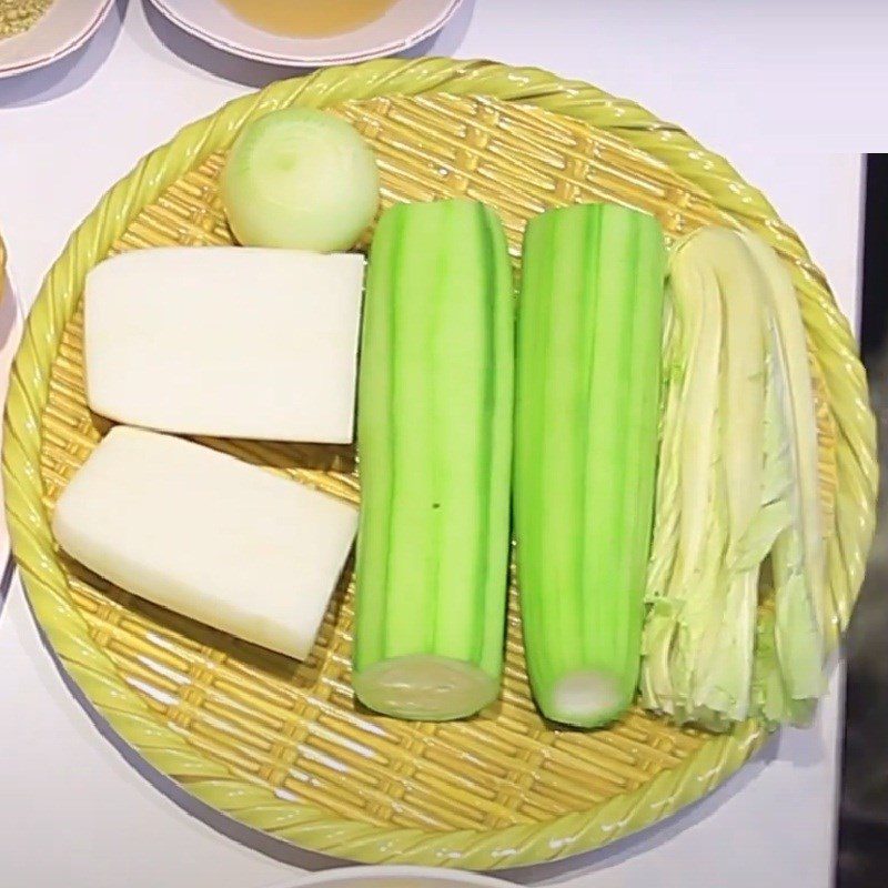 Step 1 Prepare the Ingredients for Pumpkin Stewed with Five Fruits (Vegetarian)