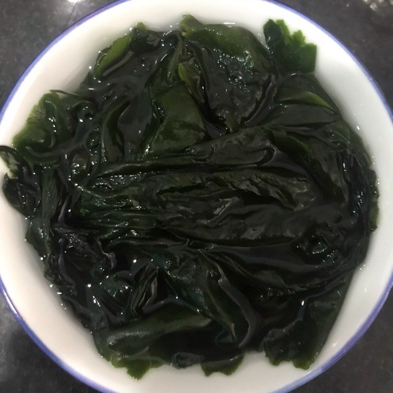 Step 1 Prepare the ingredients for Pumpkin Soup with Minced Meat and Seaweed