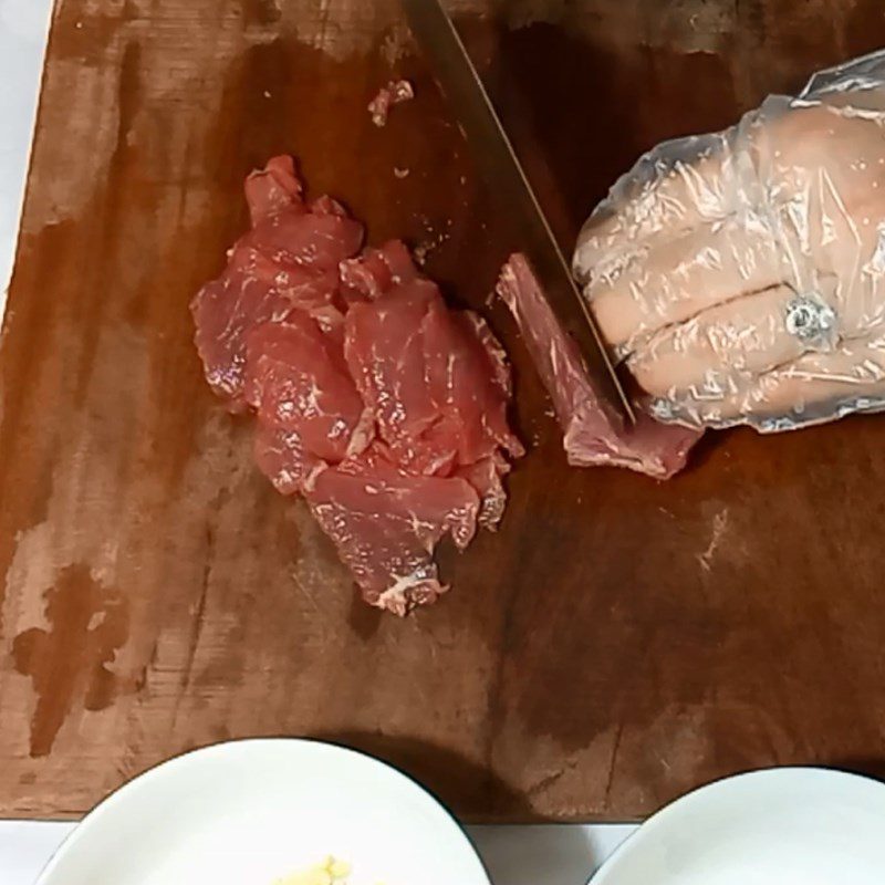 Step 1 Prepare the Ingredients for Stir-Fried Spinach with Beef