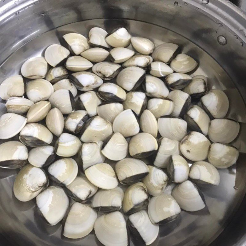 Step 1 Prepare the ingredients for Sweet Vegetable Clam Soup (recipe shared by a user)