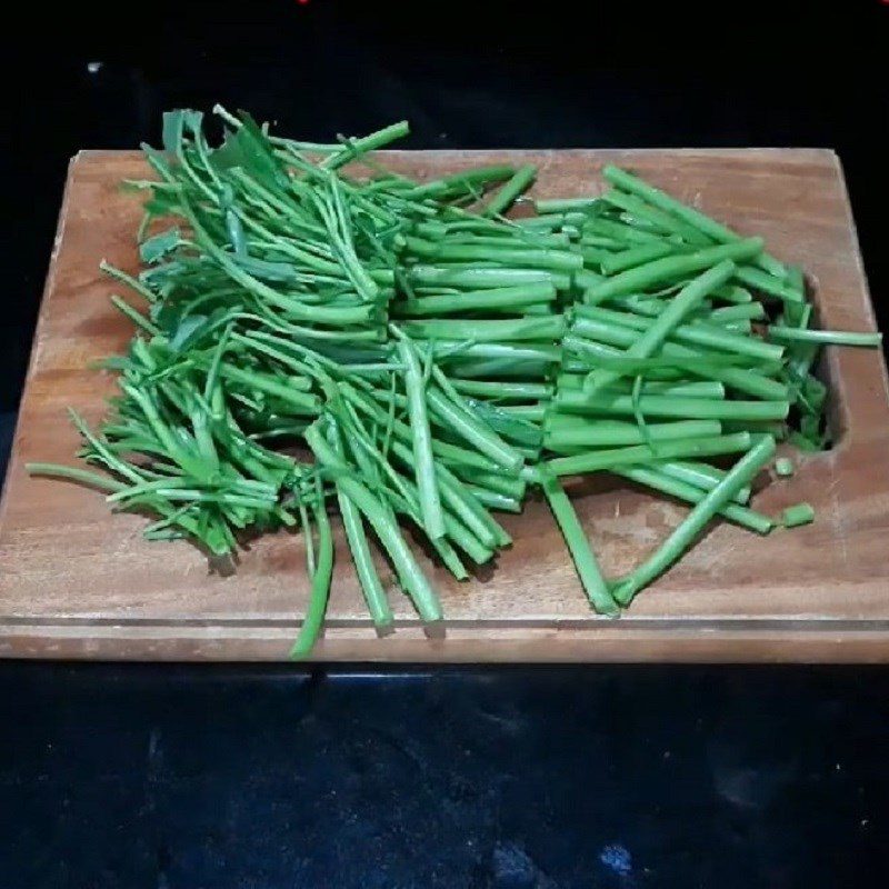 Step 1 Prepare the ingredients for Stir-fried Chem Chep with Water Spinach