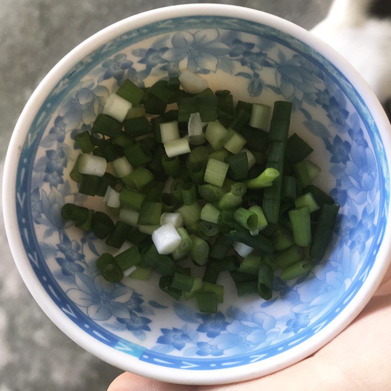 Step 1 Prepare the ingredients for Water Spinach Soup with Fresh Shrimp