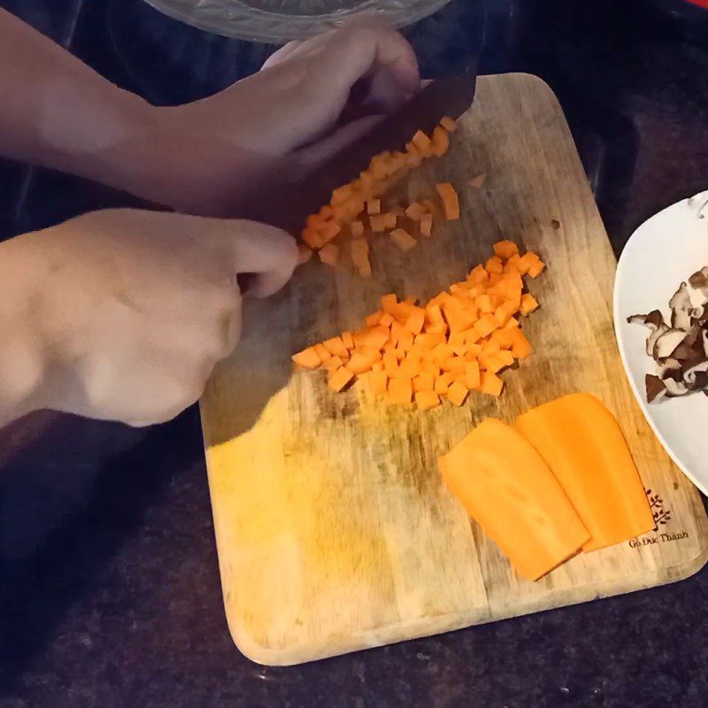 Step 1 Prepare the ingredients for Chicken Mushroom Porridge