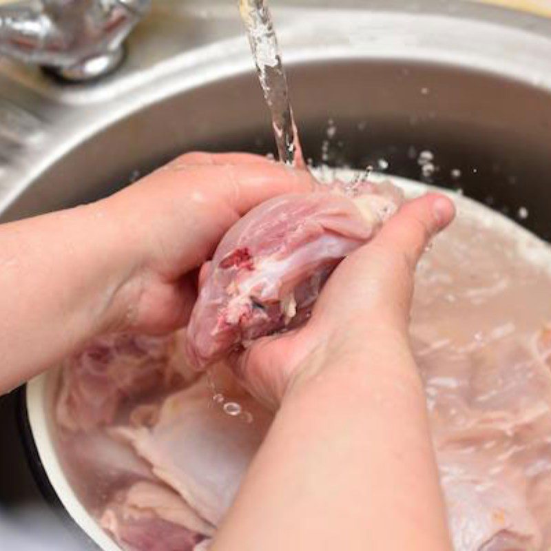 Step 1 Prepare the ingredients for Chicken Mushroom Porridge