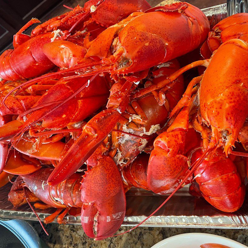 Step 1 Prepare the ingredients for garlic butter lobster