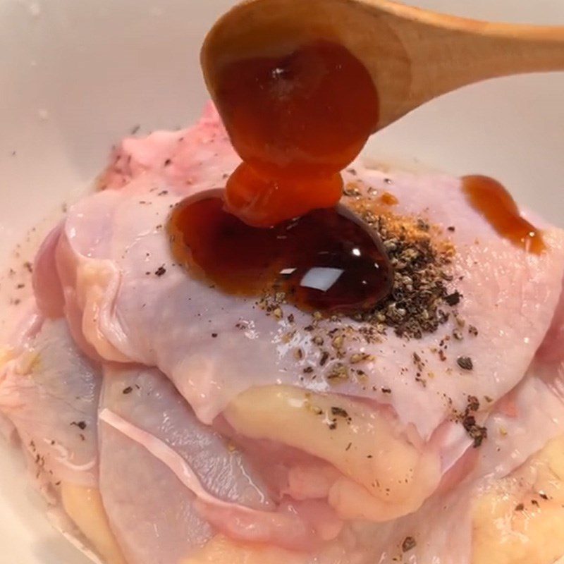 Step 1 Prepare the ingredients for Chicken with Fish Sauce (Recipe shared from TikTok Cooking with TasteVN)