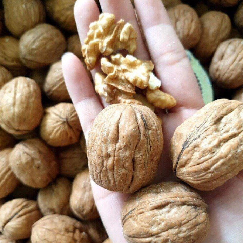 Step 1 Prepare the ingredients for Walnut Banana Smoothie