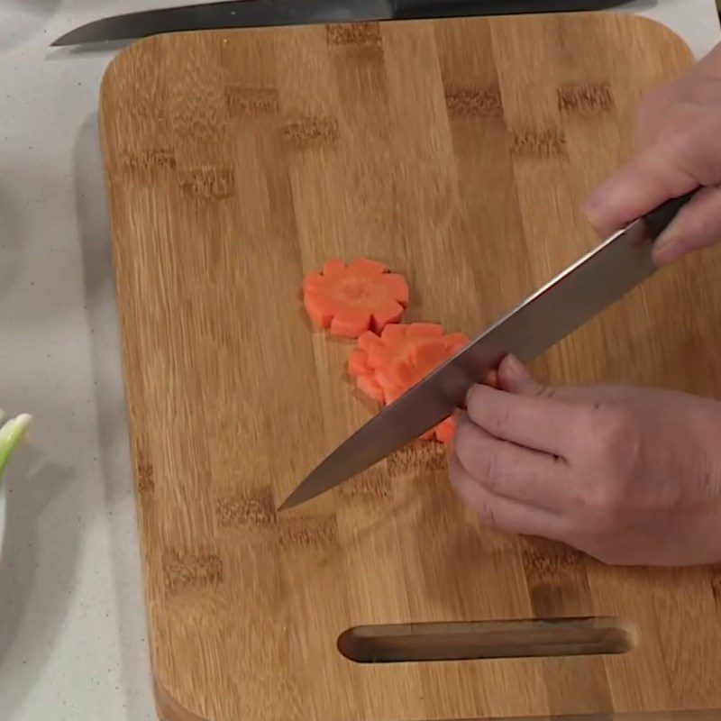 Step 1 Prepare the ingredients for broccoli soup with bóng