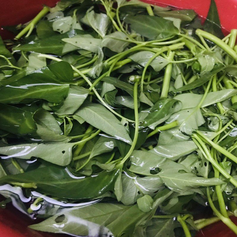 Step 1 Prepare the ingredients for Stir-fried Water Spinach with Garlic