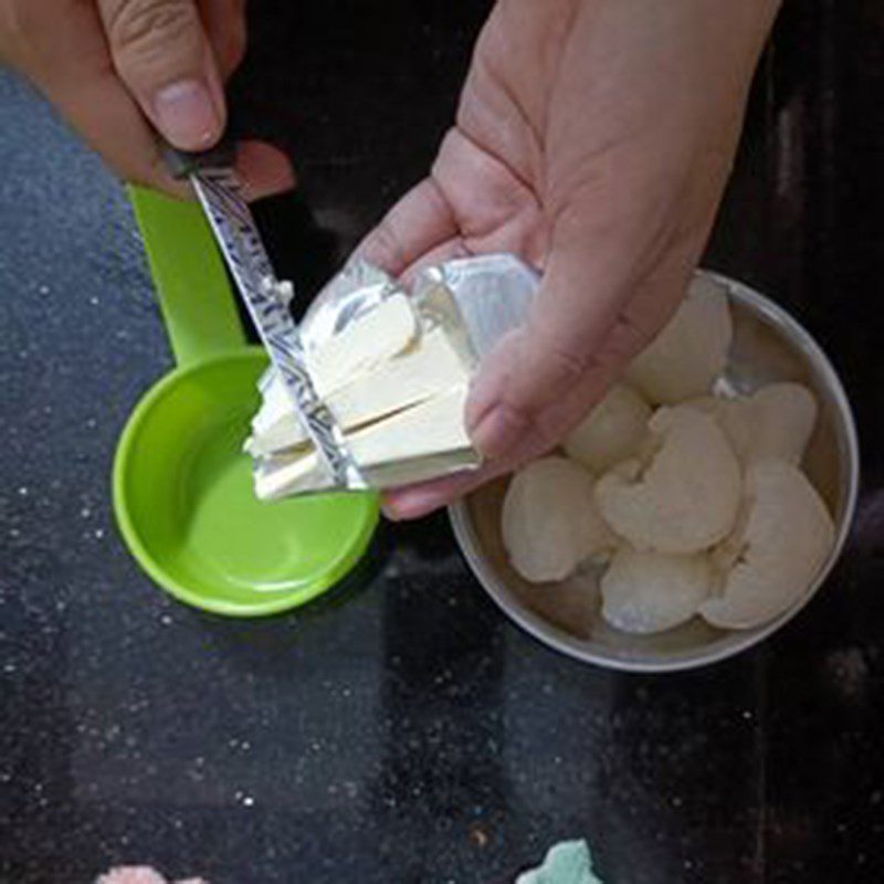 Step 1 Prepare ingredients Fried cheese lychee