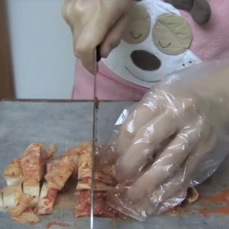 Step 1 Prepare the ingredients for Korean Kimchi Fried Rice