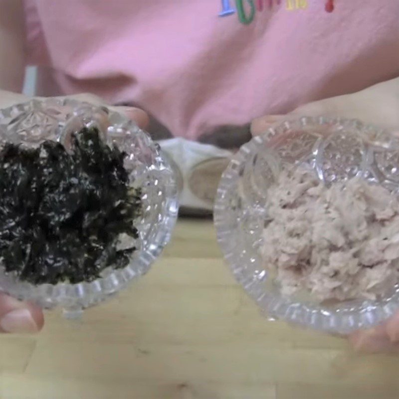 Step 1 Prepare the ingredients for Korean Kimchi Fried Rice