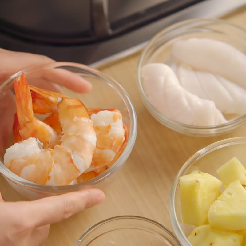 Step 1 Prepare ingredients for Pickled Melon Soup with Shrimp