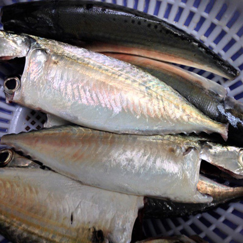Step 1 Prepare the Ingredients for Mackerel with Sugarcane