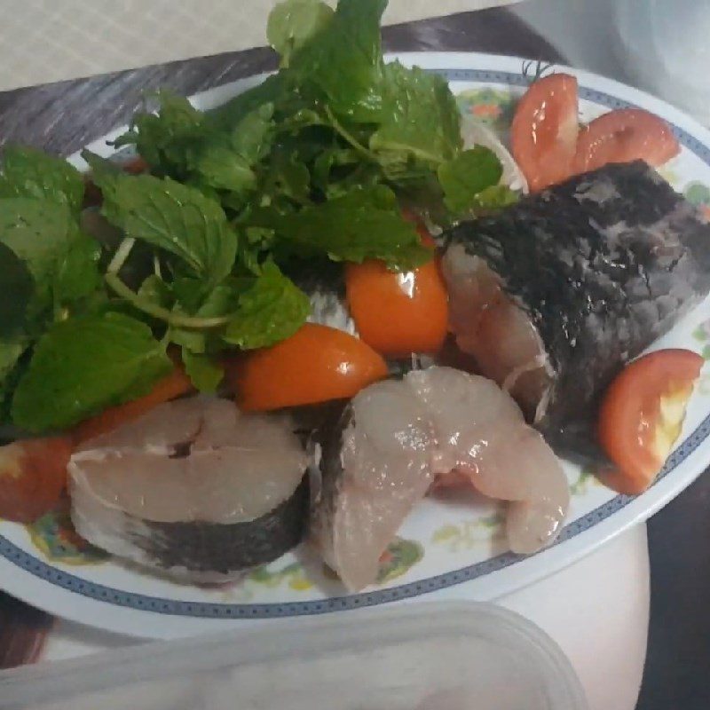 Step 1 Preparing the ingredients for Snakehead fish with tomatoes