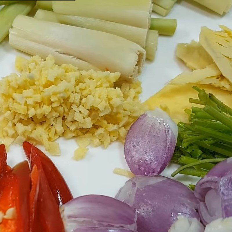 Step 1 Prepare the ingredients for Braised Corned Beef with Potatoes