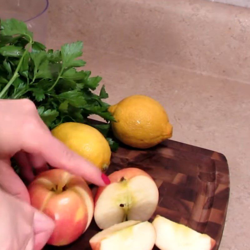 Step 1 Prepare Ingredients for Parsley Juice (Vietnamese Coriander Juice)